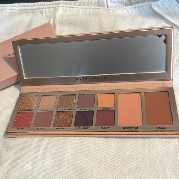 Anastasia All-in-One Palette PRIMROSE FOR FACE AND EYES - Picture 2 of 4